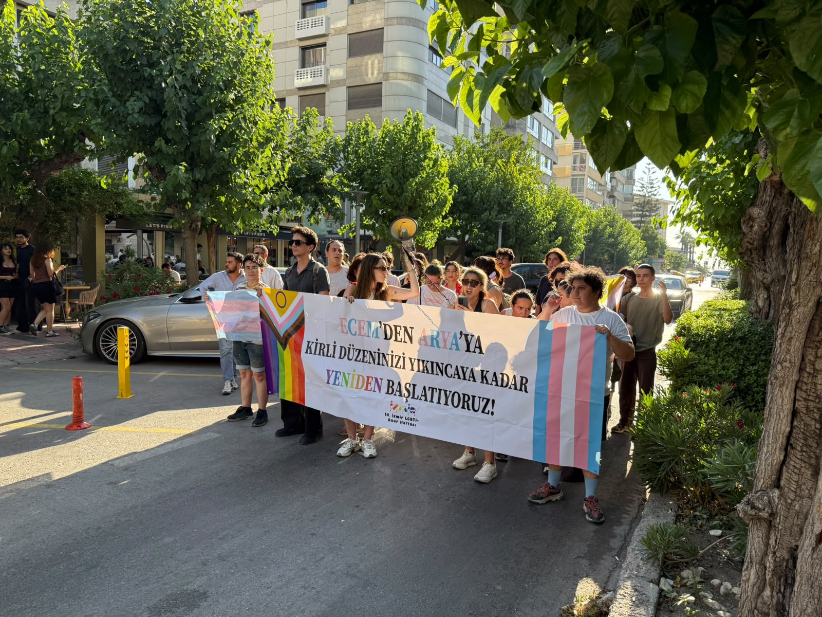 14. İzmir Onur Yürüyüşü: “Emeğimiz, bedenimiz, hayatımız için özgürleşeceğiz” Kaos GL - LGBTİ+ Haber Portalı
