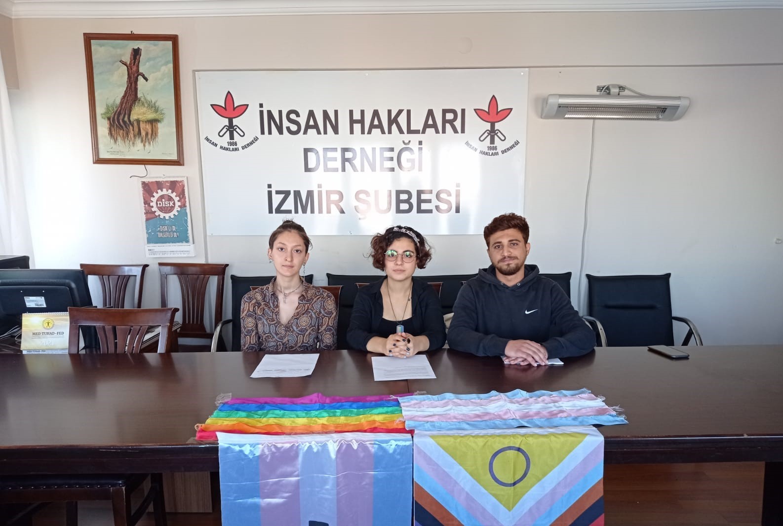 “20 Kasım Nefret Suçu Mağduru Transları Anma Günü'nü İzmir'de hep birlikte örelim” | Kaos GL - LGBTİ+ Haber Portalı Haber