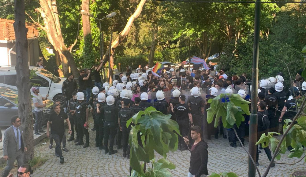 9. Boğaziçi Onur Yürüyüşü’nde işkenceyle gözaltına alınan 70 kişiye kamu davası! | Kaos GL - LGBTİ+ Haber Portalı