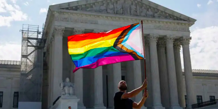 ABD Yüksek Mahkemesi, trans öğrencileri koruyan düzenlemenin 26 eyalette uygulanamayacağına karar verdi | Kaos GL - LGBTİ+ Haber Portalı Haber