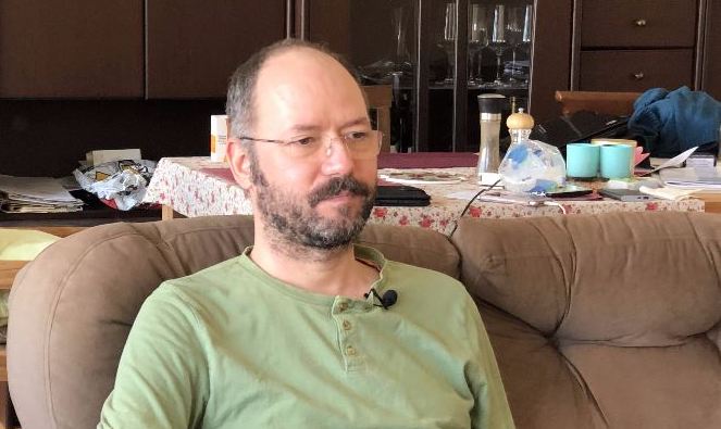 Açılmamla birlikte Lambda'yı buldum - Renkli Ekran Söyleşileri: Öner Ceylan | Kaos GL - LGBTİ+ Haber Portalı Haber