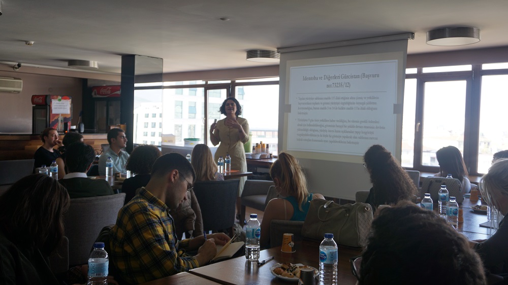 “AİHM'e göre barışçıl gösterilerin yasaklanması ihlal” | Kaos GL - LGBTİ+ Haber Portalı Haber