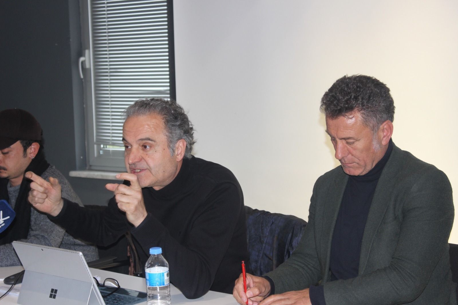 “‘Aile Yılı’ ilanı da, LGBTİ+ konusu da Cumhur İttifakı’nın stratejisinin planlı bir parçası” | Kaos GL - LGBTİ+ Haber Portalı Haber