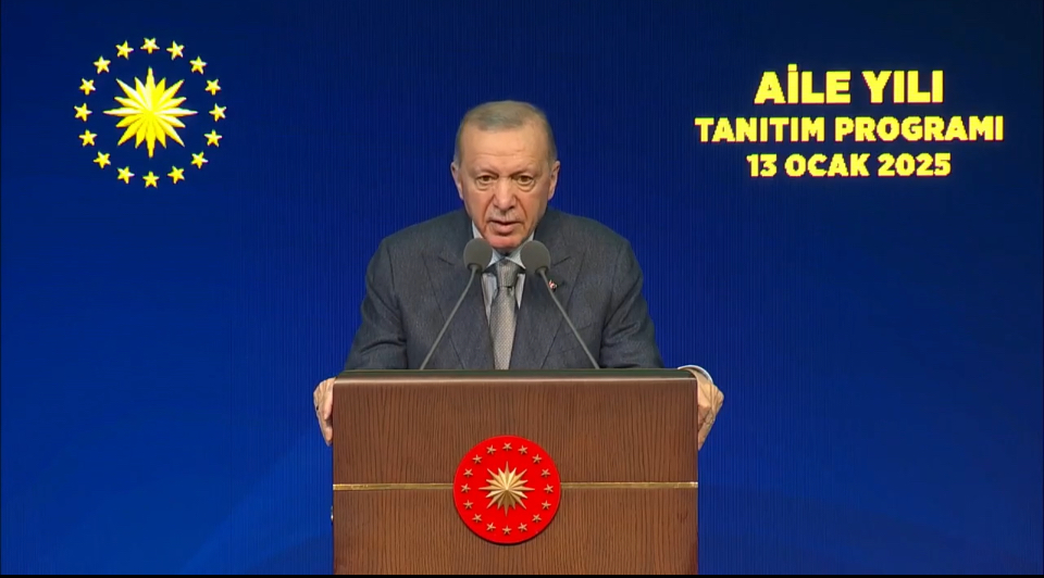 Aile Yılı tanıtıldı, LGBTİ+’lar yine hedefte: “LGBT’nin koçbaşı olarak kullanıldığı cinsiyetsizleştirme…” Kaos GL - LGBTİ+ Haber Portalı