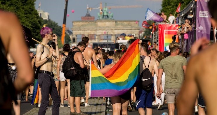 Almanya’da kurulacak hükümet gerici yasal cinsiyet tanıma prosedürünü değiştirecek mi? | Kaos GL - LGBTİ+ Haber Portalı Haber
