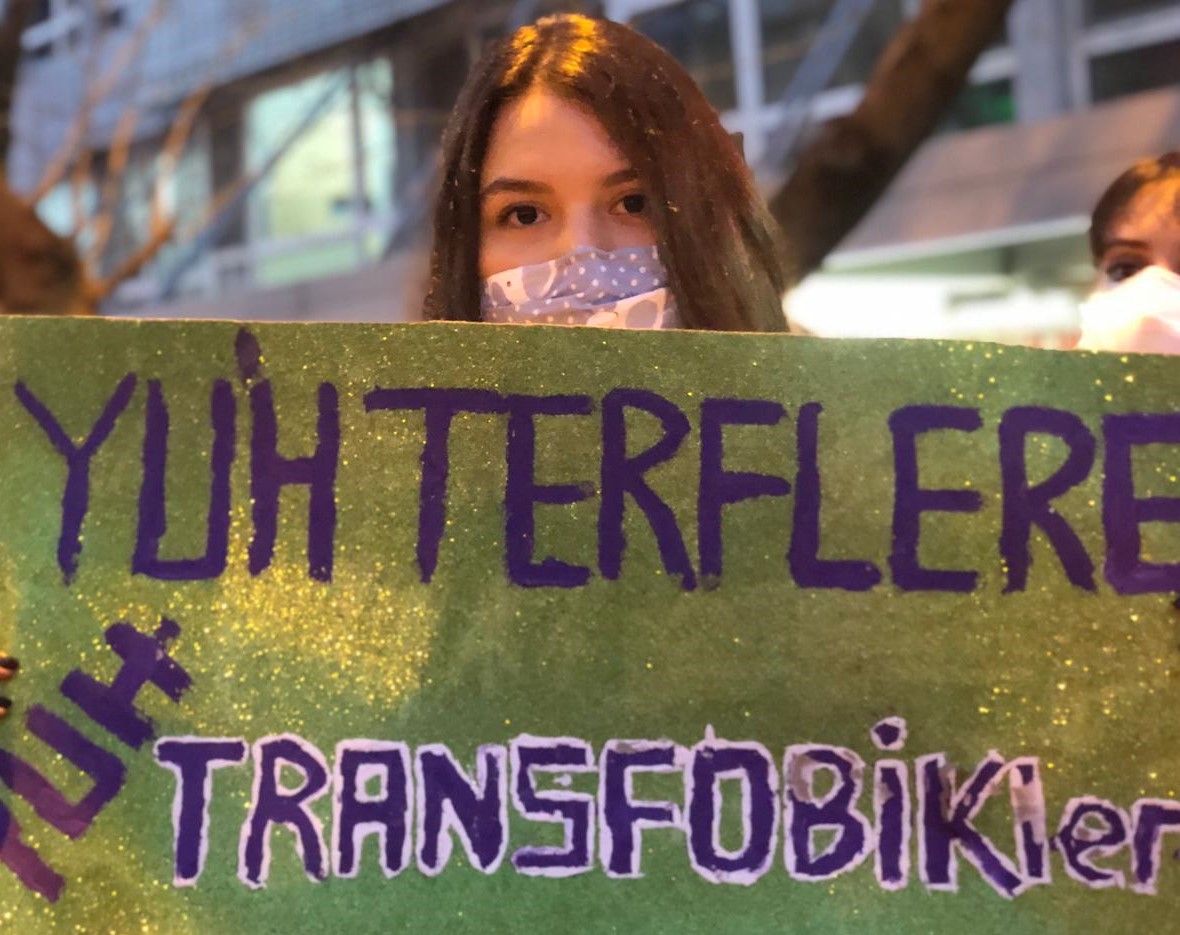 Ankara’nın feminist gecesinden kadın+ dövizler | Kaos GL - LGBTİ+ Haber Portalı Haber