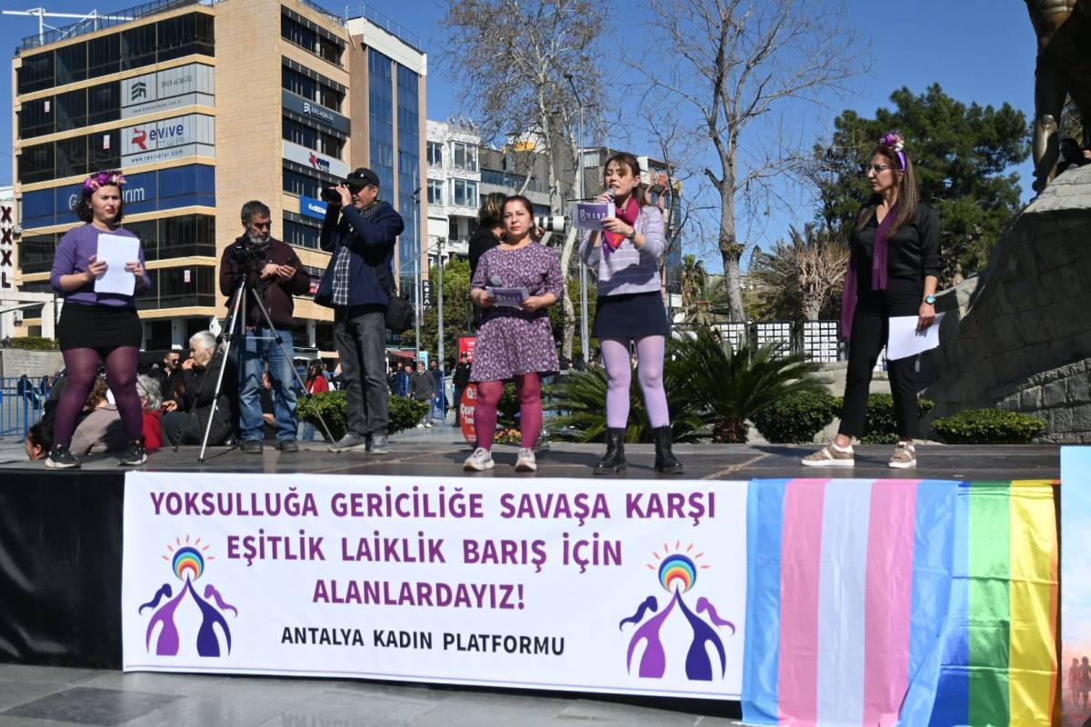 Antalya’da 8 Mart: “Bir kişi daha eksilmemek için buradayız” | Kaos GL - LGBTİ+ Haber Portalı