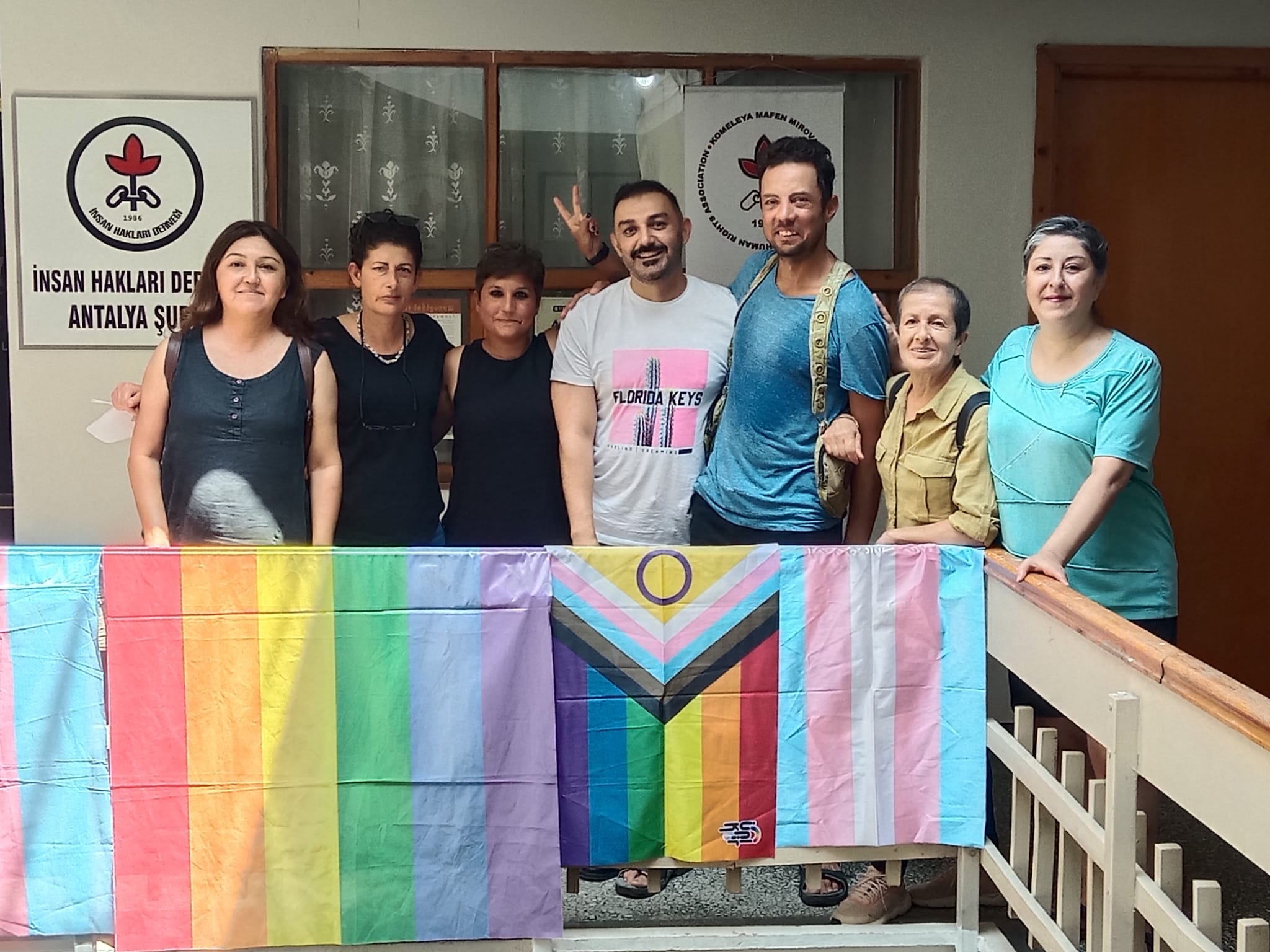 Antalya’da LGBTİ+ düşmanı yargı paketine karşı basın açıklaması: “Bu paketi geçirmeyeceğiz” Kaos GL - LGBTİ+ Haber Portalı
