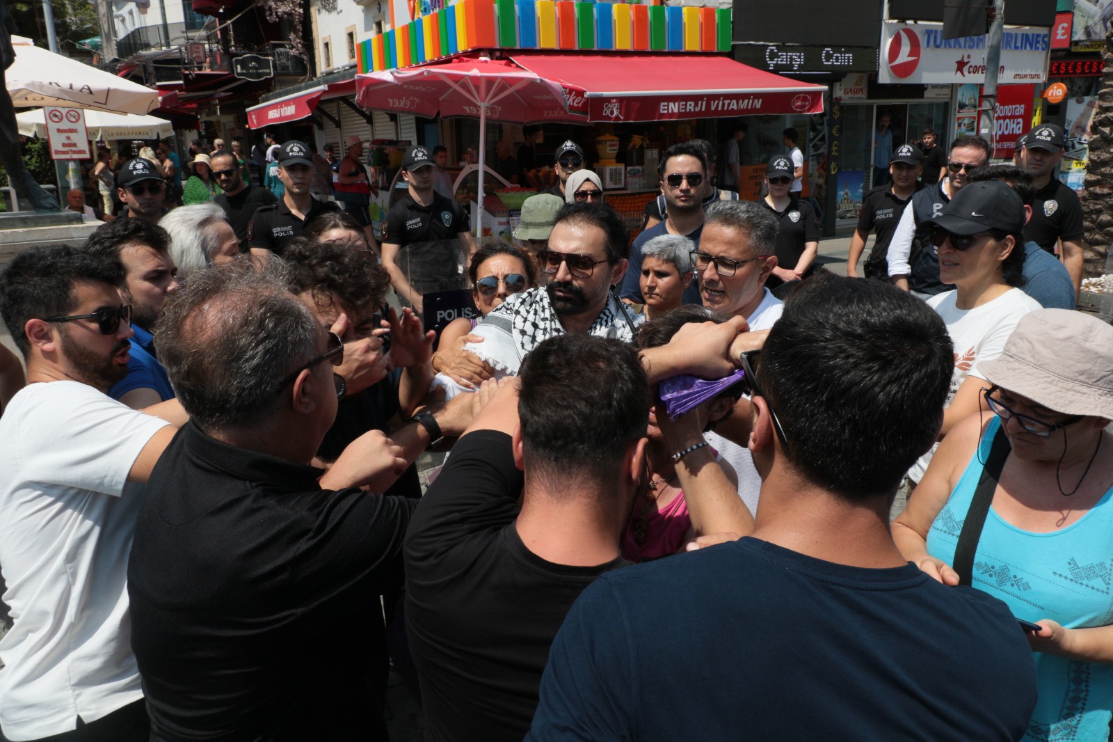 Antalya Onur Yürüyüşüne açılan davanın ilk duruşması yarın görülecek Kaos GL - LGBTİ+ Haber Portalı