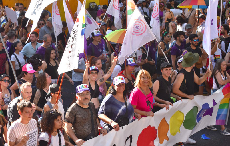 Arjantin’de LGBTİ+ aktivistleri Cumhurbaşkanı Javier Milei’nin LGBTİ+ düşmanı açıklamalarına karşı yürüdü | Kaos GL - LGBTİ+ Haber Portalı Haber