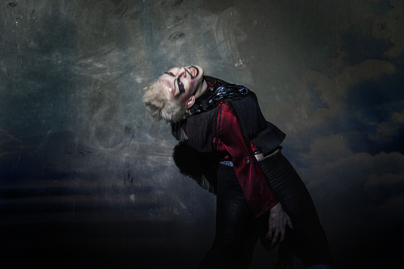 Ateş Alpar’ın yeni sergisi “Dipten ve Derinden” Bilsart’ta açılıyor | Kaos GL - LGBTİ+ Haber Portalı Haber