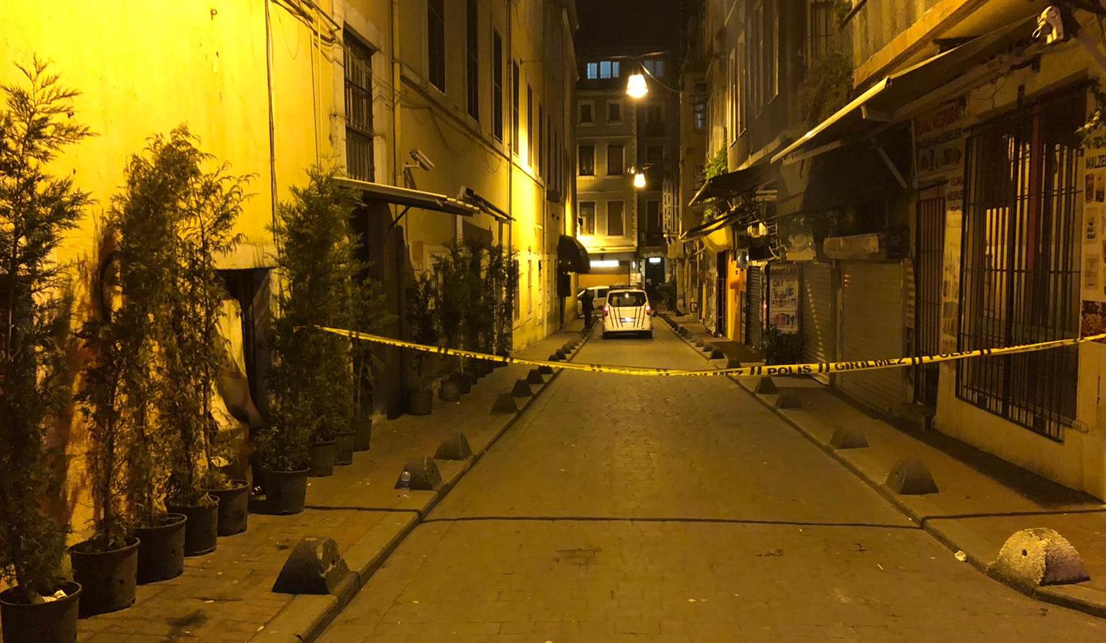 Bayram Sokak’ta trans kadınlar bir kez daha gözaltına alındı, polis sokağı kapattı! | Kaos GL - LGBTİ+ Haber Portalı