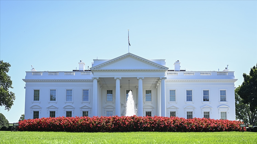 Beyaz Saray, cinsiyetsiz zamirlerle gelen e-postalara geri dönmeyeceğini duyurdu | Kaos GL - LGBTİ+ Haber Portalı Haber