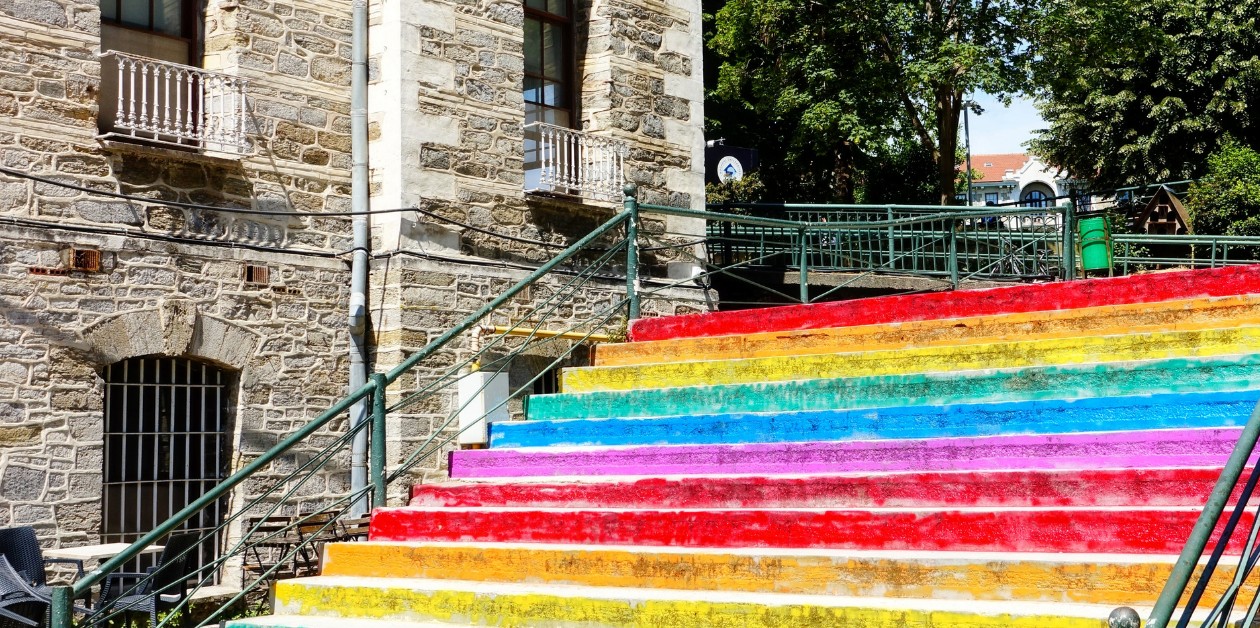 Boğaziçi LGBTİA+ Kulübü gökkuşağı merdivenlerini tazeledi! | Kaos GL - LGBTİ+ Haber Portalı