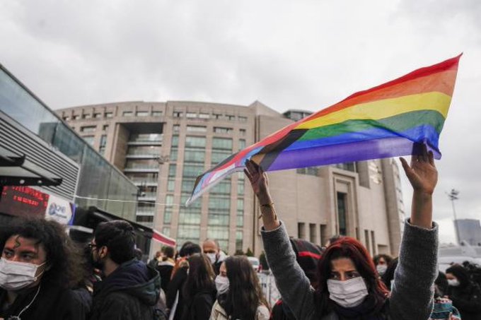 Boğaziçi sergi davası 27 Eylül’e ertelendi | Kaos GL - LGBTİ+ Haber Portalı Haber