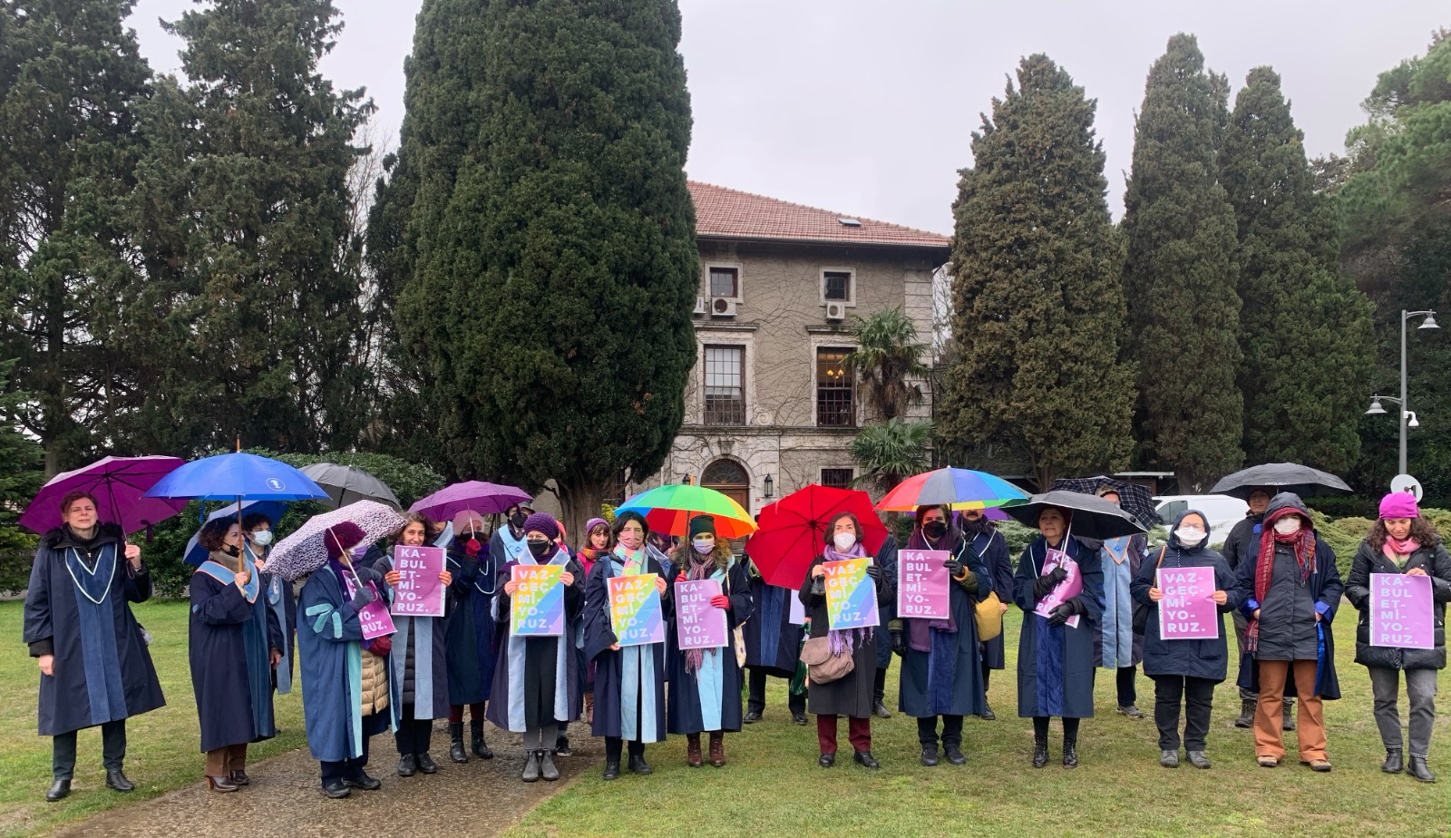 Boğaziçi Üniversitesi Akademisyen Nöbeti 292. gününde: Vazgeçmiyoruz | Kaos GL - LGBTİ+ Haber Portalı Haber