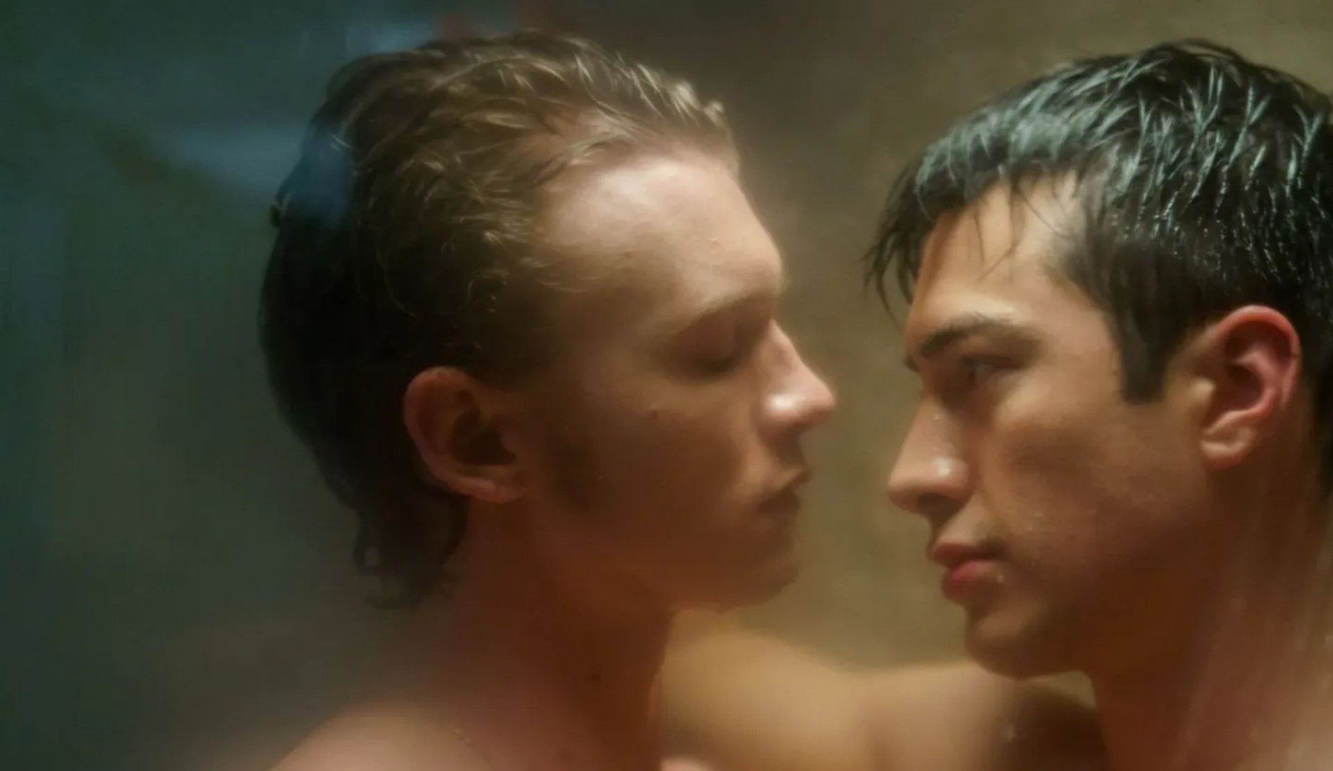 Böylesi aşk Rusya’da yasak tanımadı: Rusyalılar, Heated Rivalry’i izlemek için sansürü aşıyor | Kaos GL - LGBTİ+ Haber Portalı