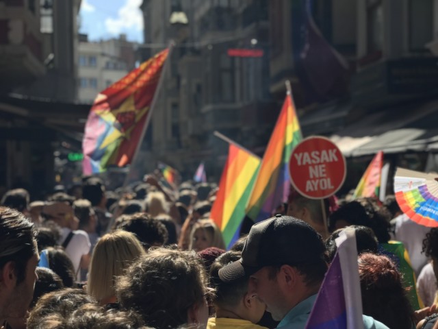 Bu habere nereden görsel buluruz? | Kaos GL - LGBTİ+ Haber Portalı Haber