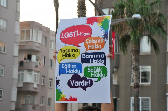 “Bu süreçte yaşadığım transfobi benim için büyük bir mağduriyet yarattı” | Kaos GL - LGBTİ+ Haber Portalı Haber