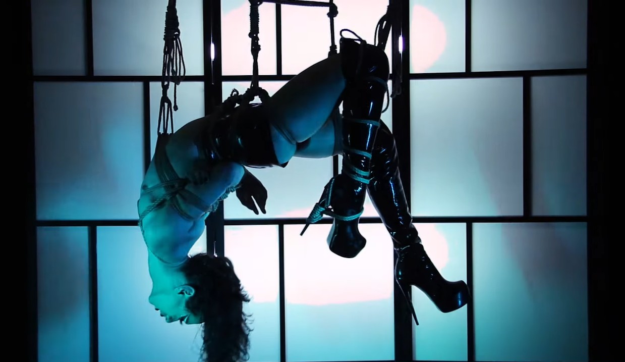 Buz Gibiyim’e klip geldi | Kaos GL - LGBTİ+ Haber Portalı Haber