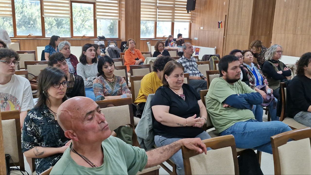 Çanakkale’de 17 Mayıs etkinliği: “Sessiz kalmak ayrımcılığı onaylamaktır” | Kaos GL - LGBTİ+ Haber Portalı Haber