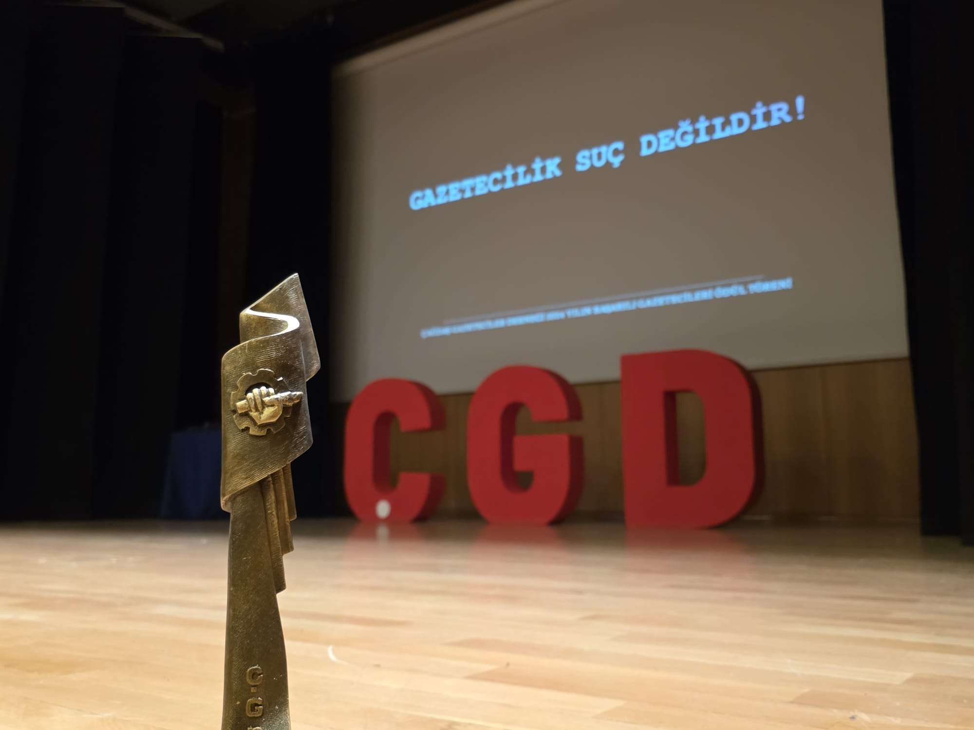 ÇGD’den KaosGL.org’a ödül | Kaos GL - LGBTİ+ Haber Portalı