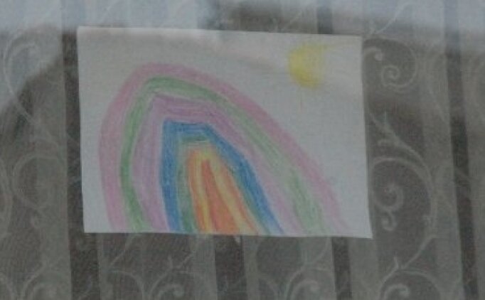 There is no shortage of excuses for hate: Kindergarten warns about rainbows on the windows | Kaos GL - News Portal for LGBTI+