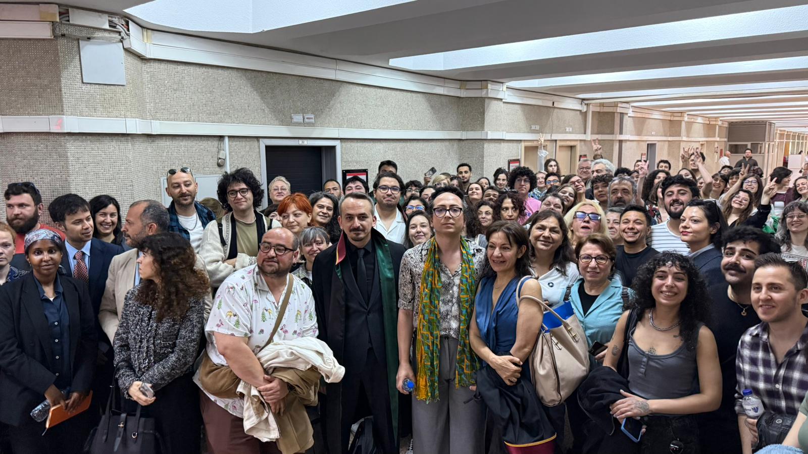 Defne Güzel, Chair of the Board of the May 17 Association, acquitted | Kaos GL - News Portal for LGBTI+ News
