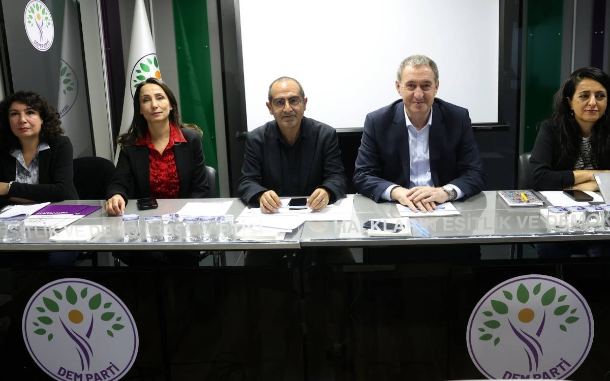 DEM Parti PM sonuç bildirgesinde 11. Yargı Paketi vurgusu: "Mücadele ortaklığımızı büyütmeye kararlıyız" | Kaos GL - LGBTİ+ Haber Portalı