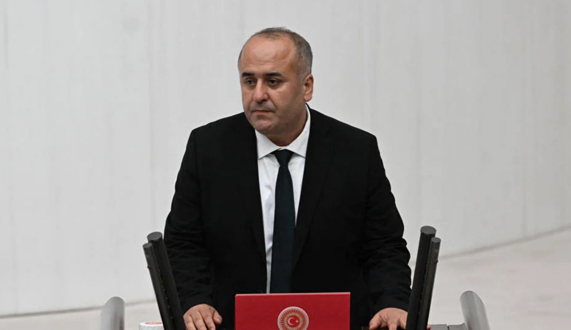 DEM Partili Çiçek, NATO gözaltılarını İçişleri Bakanı’na sordu: “Hukuki dayanağı nedir?” Kaos GL - LGBTİ+ Haber Portalı