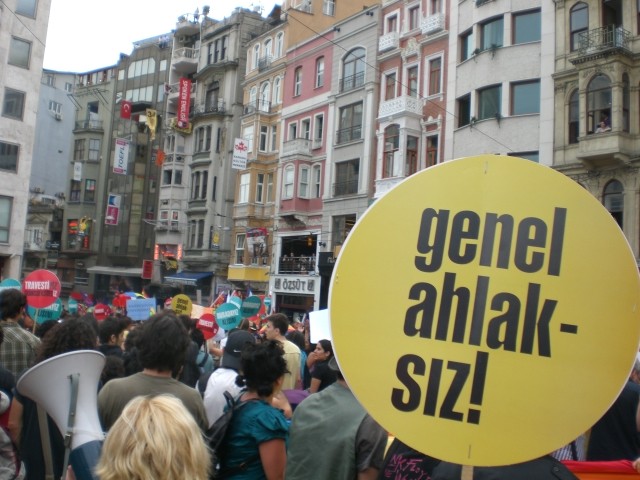 Derneklerden müstehcenlik suçlamalarına ilişkin bilgi notu | Kaos GL - LGBTİ+ Haber Portalı Haber