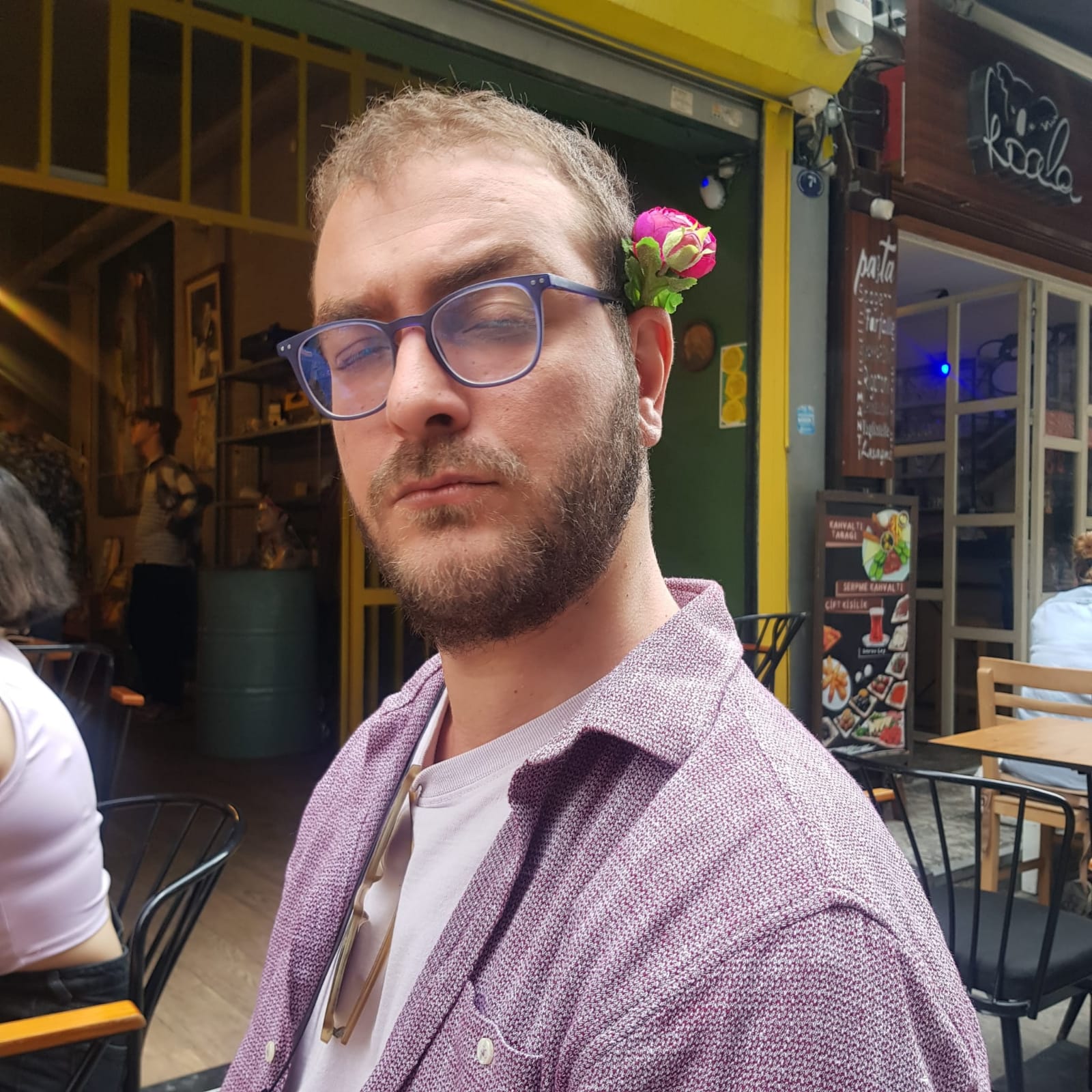 Derya Barış Şen’in 2024’ten beklentileri: İlle de sokak, ille de neşe! | Kaos GL - LGBTİ+ Haber Portalı Haber