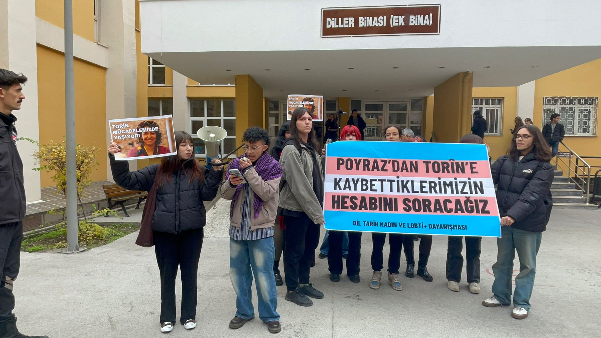 DTCF’de Poyraz ve Dilan Karaman için eylem: Özel güvenlik öğrencilere saldırdı Kaos GL - LGBTİ+ Haber Portalı