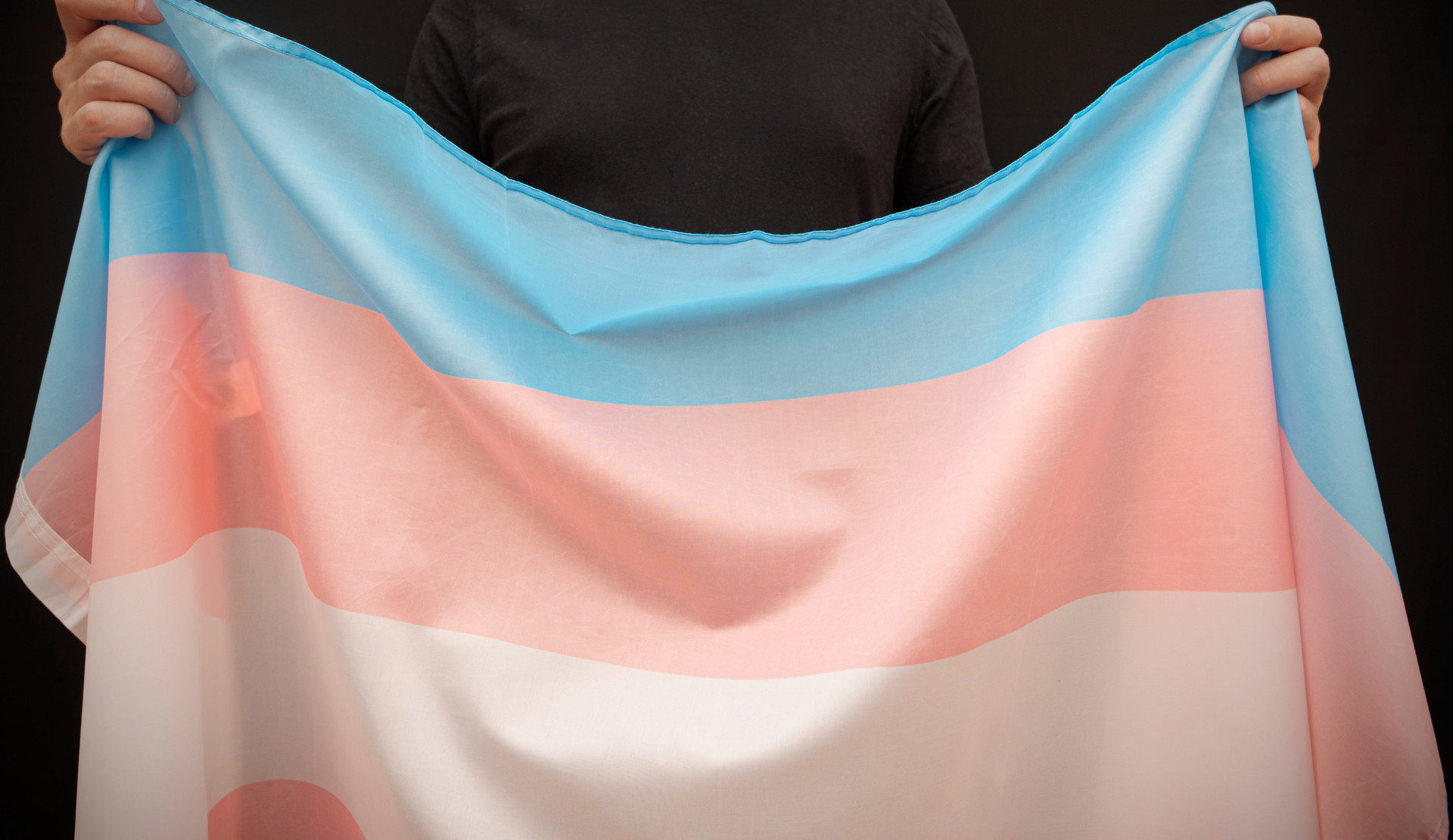 Ecmel Deniz Doğan, Solfasol Gazetesi’ne konuştu: “Hormona erişim kısıtlamaları, translara ‘senin hayatın askıya alınabilir’ duygusunu verdi” Kaos GL - LGBTİ+ Haber Portalı