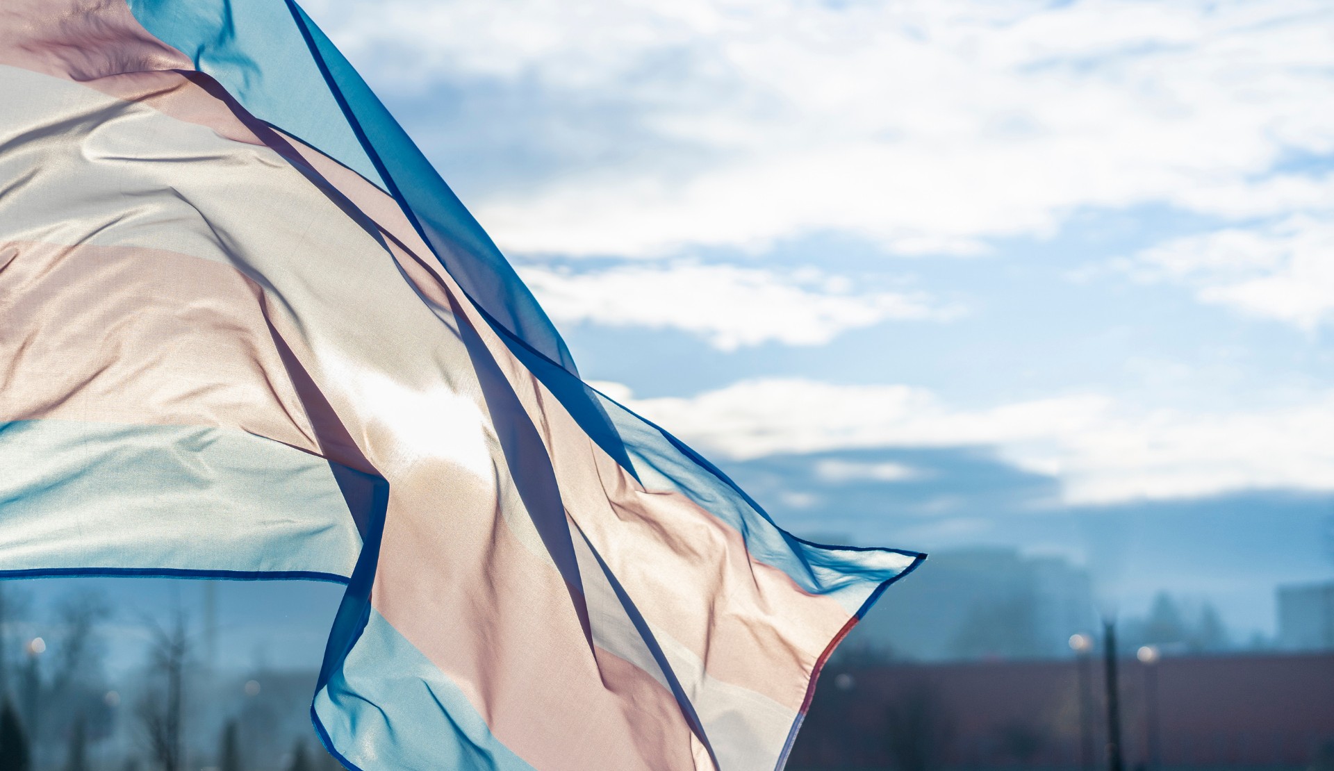 Ecmel Deniz, Kadın Dayanışması’na konuştu: “Trans varoluşları bir tanıya, bir politik karara sıkıştırılamaz” Kaos GL - LGBTİ+ Haber Portalı