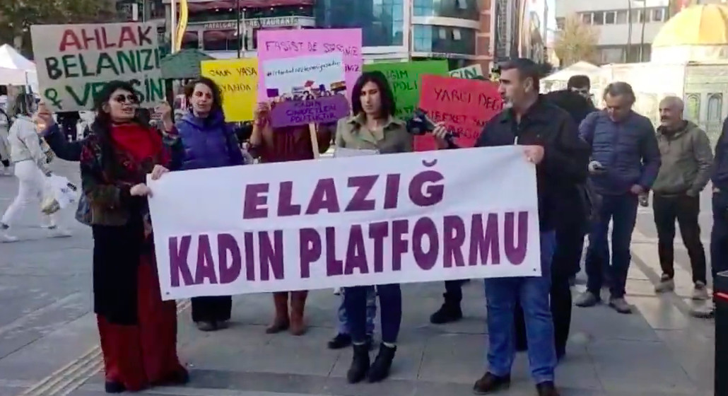 Elazığ Kadın Platformu, 11. Yargı Paketi’ne karşı meydanlardaydı: “Yaşamlarımıza müdahaleye izin vermeyeceğiz!” | Kaos GL - LGBTİ+ Haber Portalı