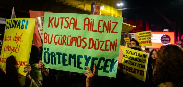 Elif Akgül yazdı: "2025 Aile Yılı: Kadınlar ve LGBTİ+’lar için geriye gidiş yılı" | Kaos GL - LGBTİ+ Haber Portalı