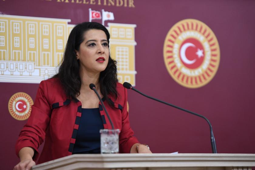 EMEP Milletvekili Sevda Karaca’dan LGBTİ+ örgütleri operasyonuna tepki: “‘Aile ve çocukları koruma’ kılıfıyla hedefe konan yaşam ve örgütlenme hakkıdır!” | Kaos GL - LGBTİ+ Haber Portalı
