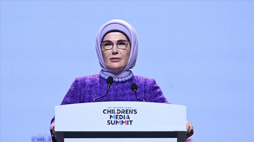 Emine Erdoğan targets LGBTI+ people once again, calling it “degendering propaganda” | Kaos GL - News Portal for LGBTI+ News