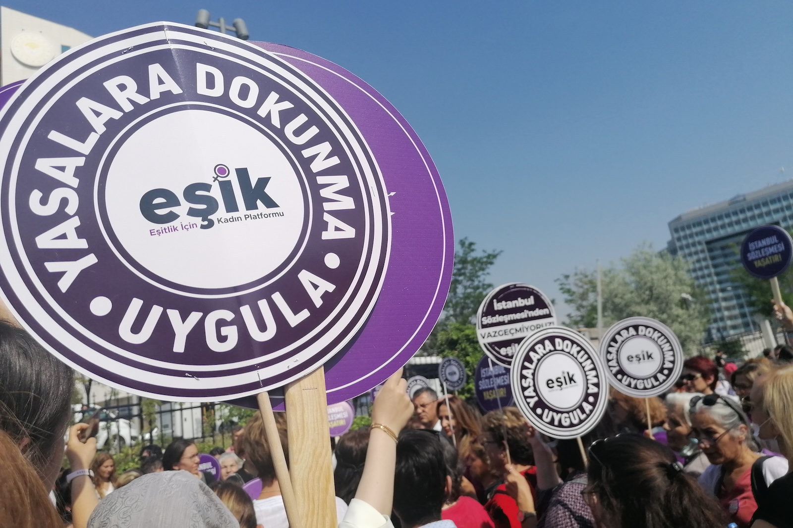 EŞİK’ten yargı paketi için muhalefete çağrı: Bu taslağın TBMM’ye girmesine izin vermeyin! | Kaos GL - LGBTİ+ Haber Portalı
