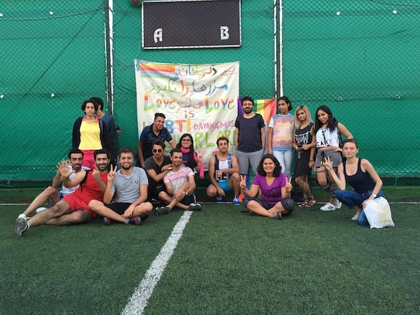 Eskişehir’de dayanışmaya pas, homofobiye, ırkçılığa gol! Kaos GL - LGBTİ+ Haber Portalı