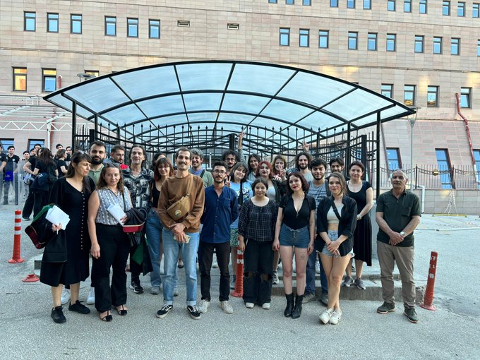 Eskişehir Onur Yürüyüşü’nde gözaltına alınan LGBTİ+ aktivistleri serbest bırakıldı Kaos GL - LGBTİ+ Haber Portalı