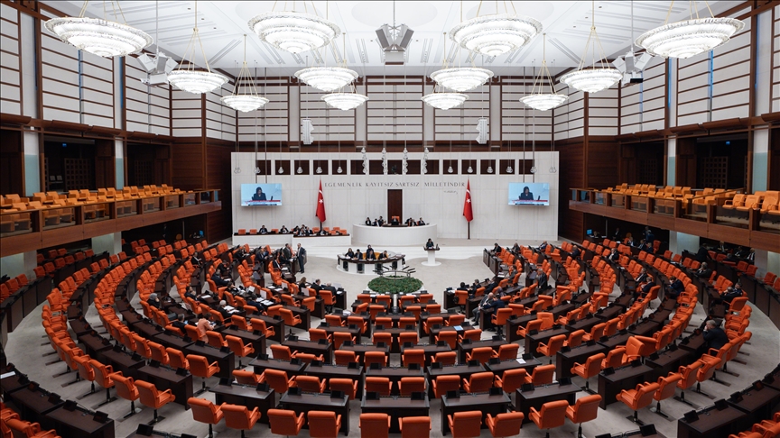 Gazete Pencere’nin kulis haberi: LGBTİ+ karşıtı düzenlemeler yargı paketinde yok, derneklere yönelik kısıtlamalar sonraki dönemde gündemde | Kaos GL - LGBTİ+ Haber Portalı