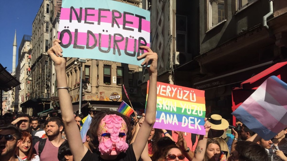 Gazetelerin 2023 Ağustos köşelerinden homofobik nefret siyaseti Kaos GL - LGBTİ+ Haber Portalı