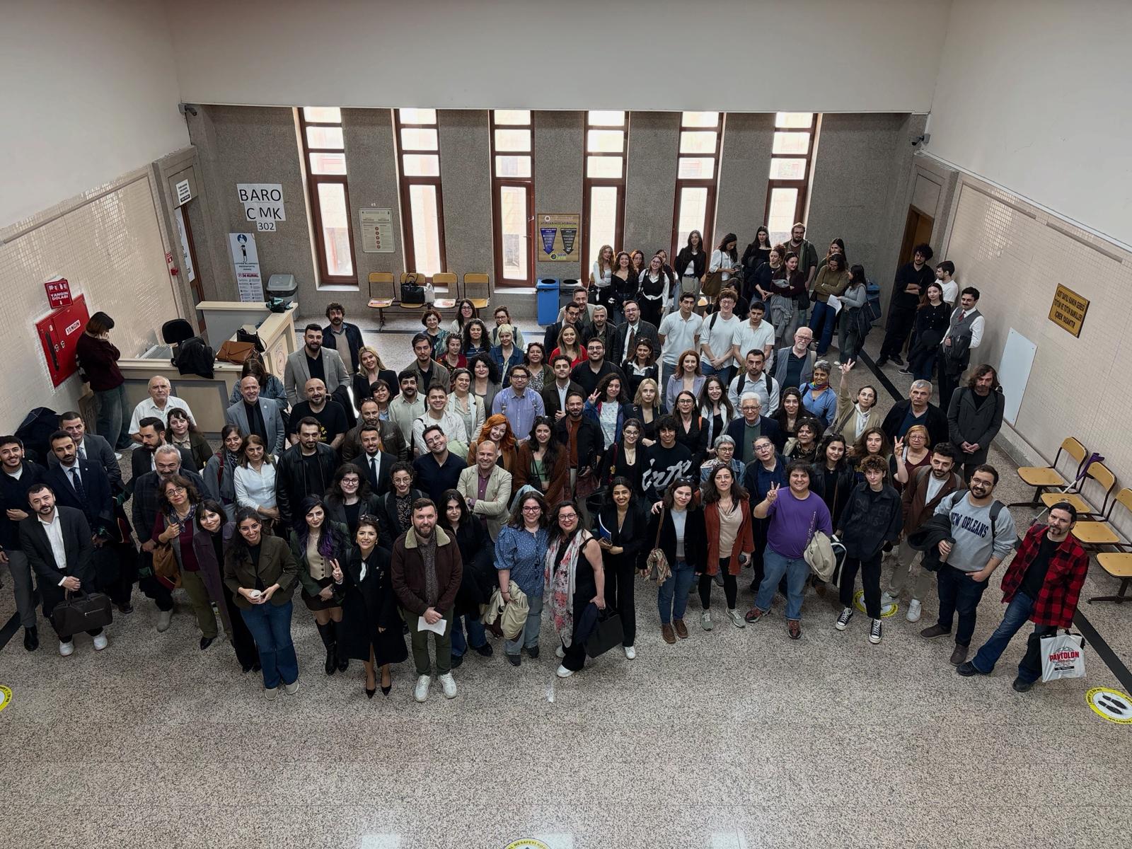 Genç LGBTİ+ davasının ilk duruşması görüldü: “Bugün yargılanan varoluşumuz” | Kaos GL - LGBTİ+ Haber Portalı