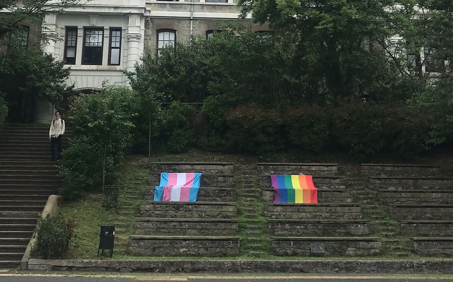 Genç LGBTİ+’ların seçim bildirgesi: Demokratik Cumhuriyet, adalet komisyonları, grev hakkı, zorunlu askerliğin kaldırılması… | Kaos GL - LGBTİ+ Haber Portalı Haber