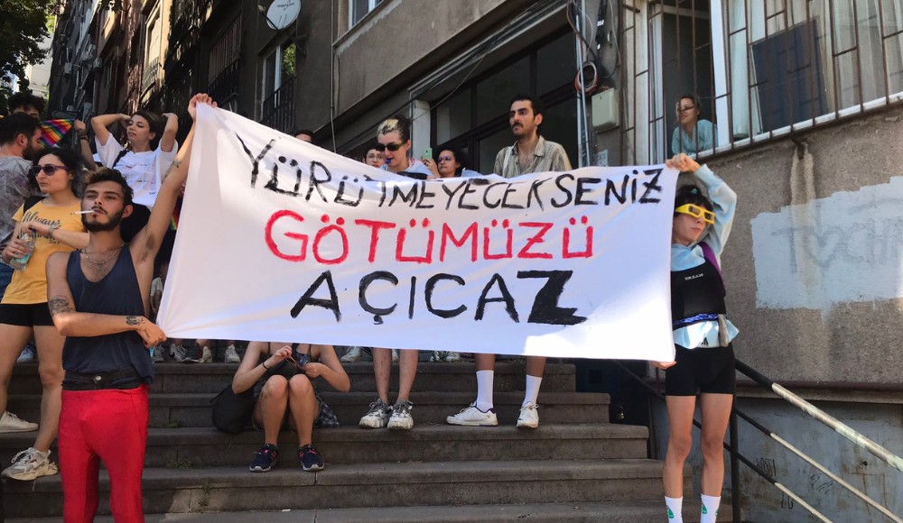 Onur Yürüyüşleri bilançosu artıyor: 582 gözaltı, sokakta işkence, bitmeyen isyan! Kaos GL - LGBTİ+ Haber Portalı