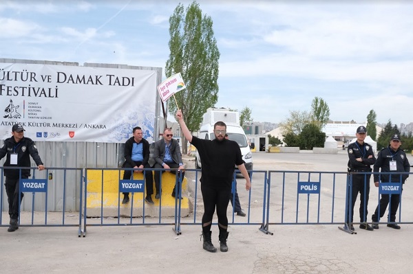 “Gücümü madilikten, oraldan ve pek çok şeyden alıyorum!” Kaos GL - LGBTİ+ Haber Portalı