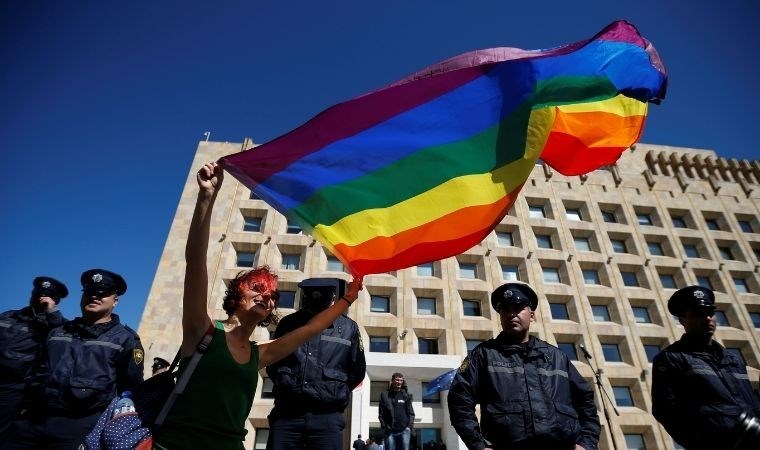 Gürcistan Cumhurbaşkanı LGBTİ+ karşıtı yasayı imzalamadı | Kaos GL - LGBTİ+ Haber Portalı Haber