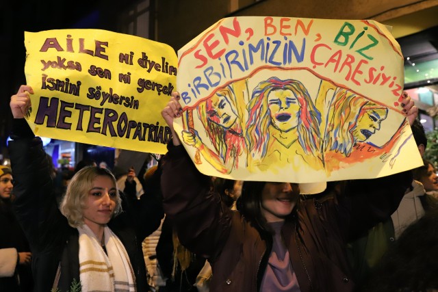 Halkevci Kadınlar’dan 11. Yargı Paketi’ne tepki: "Aynı gökkuşağının altında isyanı büyütüyoruz!" | Kaos GL - LGBTİ+ Haber Portalı